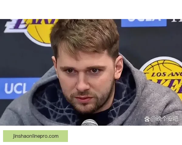 詹姆斯谈东契奇受伤与雷霆首节强势表现：我们遭遇重创