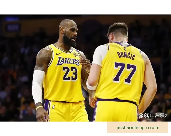 詹姆斯谈东契奇受伤与雷霆首节强势表现：我们遭遇重创